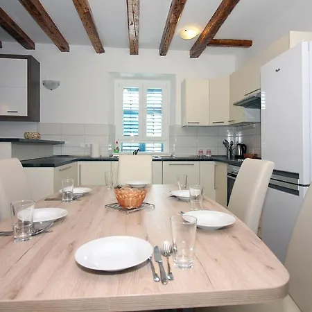 House By The Sea - Tisno
