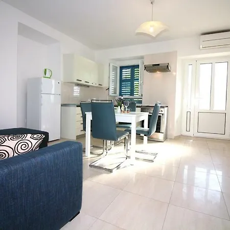 House By The Sea -