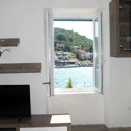 House By The Sea - Tisno